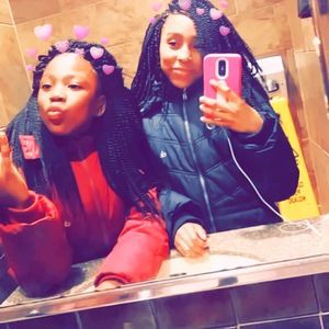 Meet your Posher, Desha